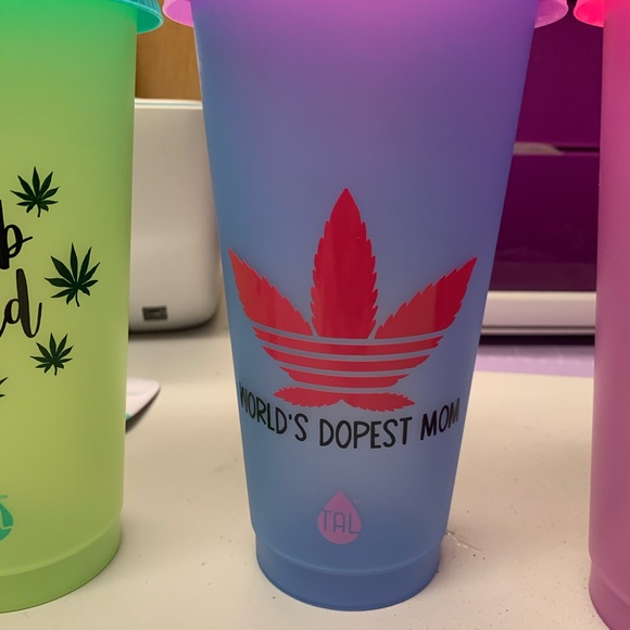 Color Changing Cups - Picture 4 of 5